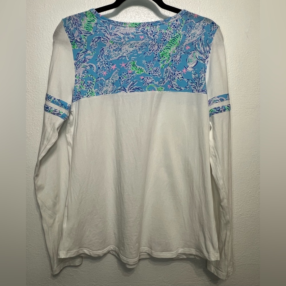 Lilly Pulitzer Amara V-Neck Long Sleeve Top Tropical Pattern Size Large - Picture 4 of 8